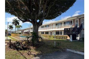 450 Layne Blvd 18, Hallandale Beach