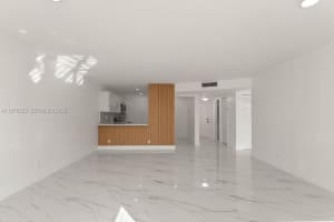 2251 Nw 48th Ter 102, Lauderhill