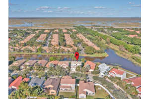 1176 Cedar Falls Dr, Weston