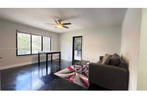 320 Sw 29th Rd 2, Miami