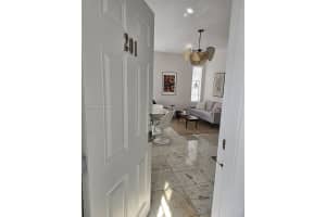 801 8th St 201, Miami Beach