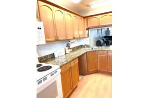 1701 Nw 75th Ave 208, Plantation