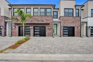 8339 Nw 7th Pl, Plantation