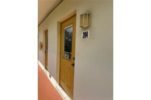 5121 W Oakland Park Blvd 204, Lauderdale Lakes