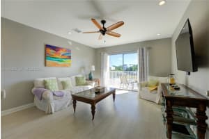 105 Avenue D 113, Marathon 105 Avenue D 113, Marathon