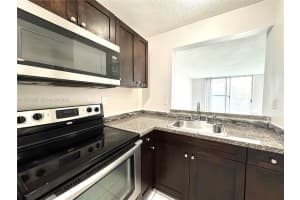 484 Nw 165th St Rd A-411, Miami