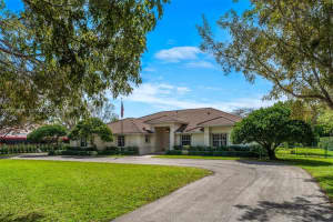 7280 Sw 100th St, Pinecrest