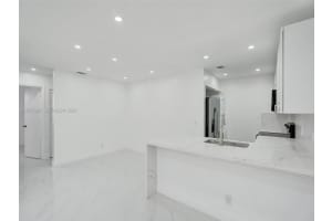 10051 Winding Lake Rd 201, Sunrise