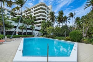 170 Ocean Lane Dr 310, Key Biscayne