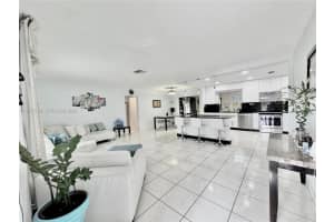 7005 Nw 94th Ave, Tamarac