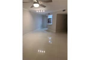 8333 Lake Dr 307, Doral