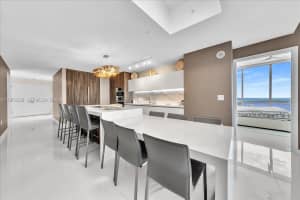 851 Ne 1st Ave 3711, Miami