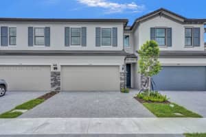 2202 Appleton Circle S, Oakland Park