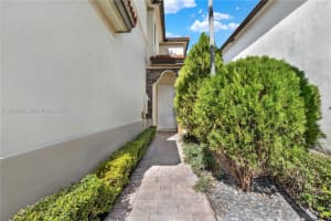 9243 Sw 227th Ter, Cutler Bay