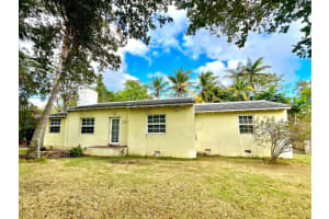 901 Nw 10th Ct, Miami