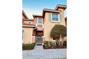 822 Sw 143rd Ter 204, Pembroke Pines