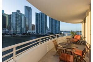 888 Brickell Key Dr 804, Miami