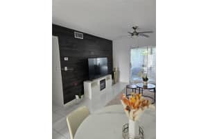 6560 Winfield Blvd 205, Margate