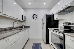 251 Sw 132nd Way 408h, Pembroke Pines