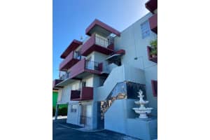 6580 W Flagler St 304, Miami