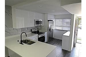 3591 Inverrary Dr 203, Lauderhill