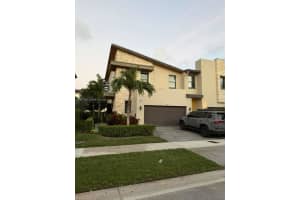 7905 Nw 104th Ct, Doral