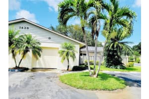 1439 Captains Walk 20-d, Fort Pierce