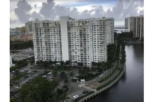 2750 Ne 183rd St 1902, Aventura
