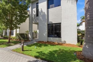 4395 Nw 80th Ct, Doral