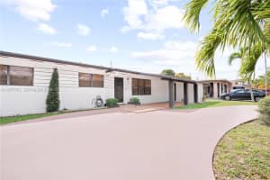 1100 W 53rd Ter, Hialeah