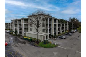 2998 Nw 48th Ter 420, Lauderdale Lakes