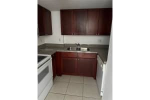 2536 Nw 24th St 4d, Miami