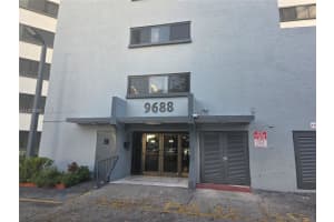 9688 Fontainebleau Blvd 307, Miami
