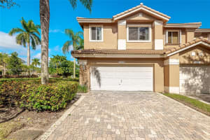 15853 Sw 10th St, Pembroke Pines