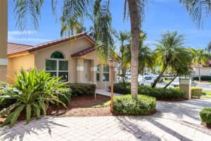 8751 Sw 215th Ter, Cutler Bay