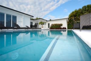 880 N Venetian Dr, Miami Beach