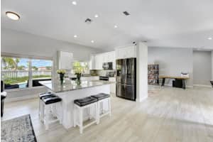 3833 Cypress Lake Dr, Lake Worth