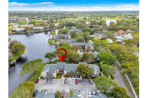 32 Wimbledon Lake Dr 221, Plantation