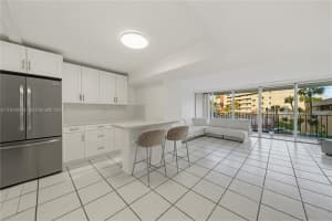 9210 Fontainebleau Blvd 207, Miami