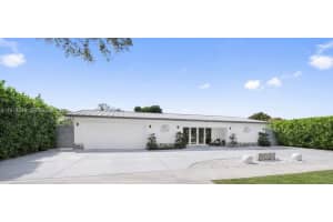 1140 N Douglas Rd, Pembroke Pines