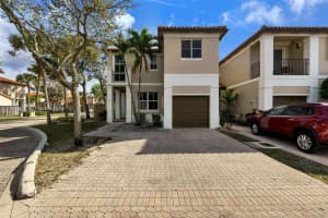 8338 Nw 145th St, Miami Lakes