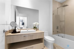 4111 S Ocean Dr 302, Hollywood