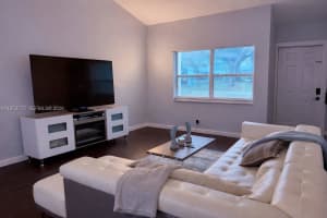 7471 W Sunrise Blvd 7471, Plantation