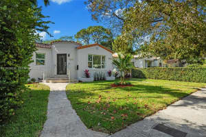 1262 Sw 15th Ter, Miami