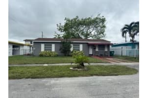 850 Nw 84th St, Miami