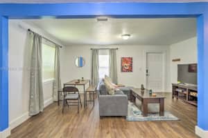 1920 Nw 47th St, Miami