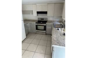 5223 Nw 27th St 9b, Lauderhill