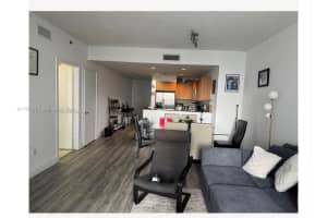 1060 Brickell Ave 1613, Miami