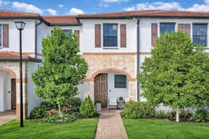 3321 W 105th Pl, Hialeah