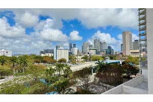 10 Sw South River Dr 715, Miami